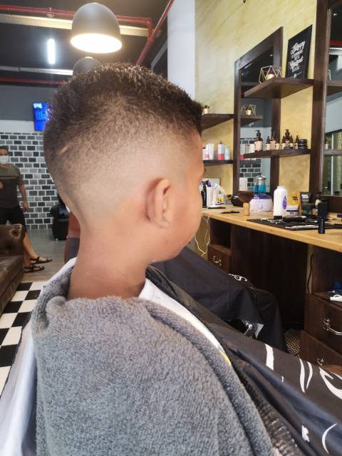 Sleek Barbershop Image